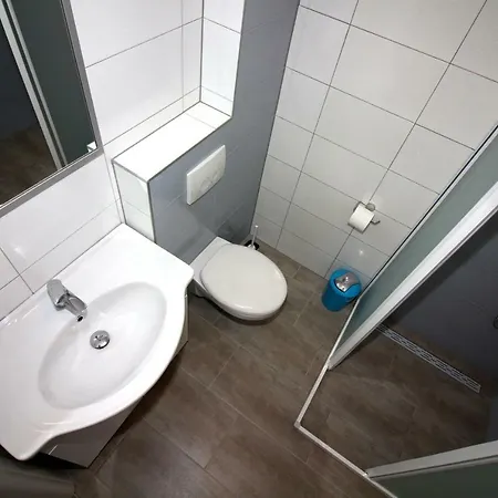 Apartament Lalea *